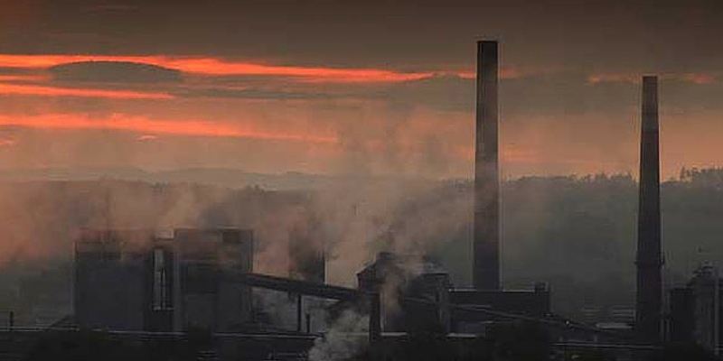 Image of carbon emitting fossil fuel plant